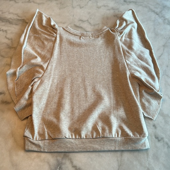 Evereve Fallon Crewneck Flutter Top - Picture 5 of 14